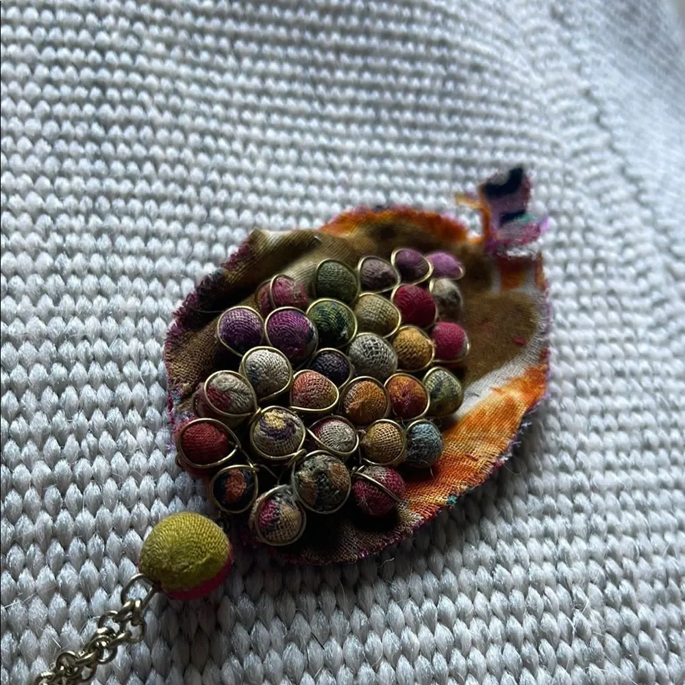 Elegant Gold and Purple Pendant Necklace